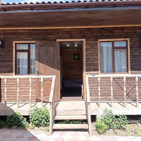 Домик Для Семьи Alakhadzi Exterior photo