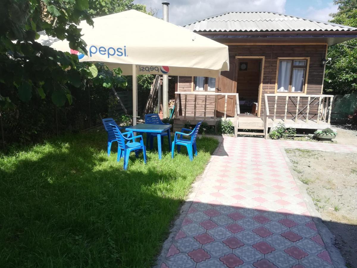 Домик Для Семьи Alakhadzi Exterior photo